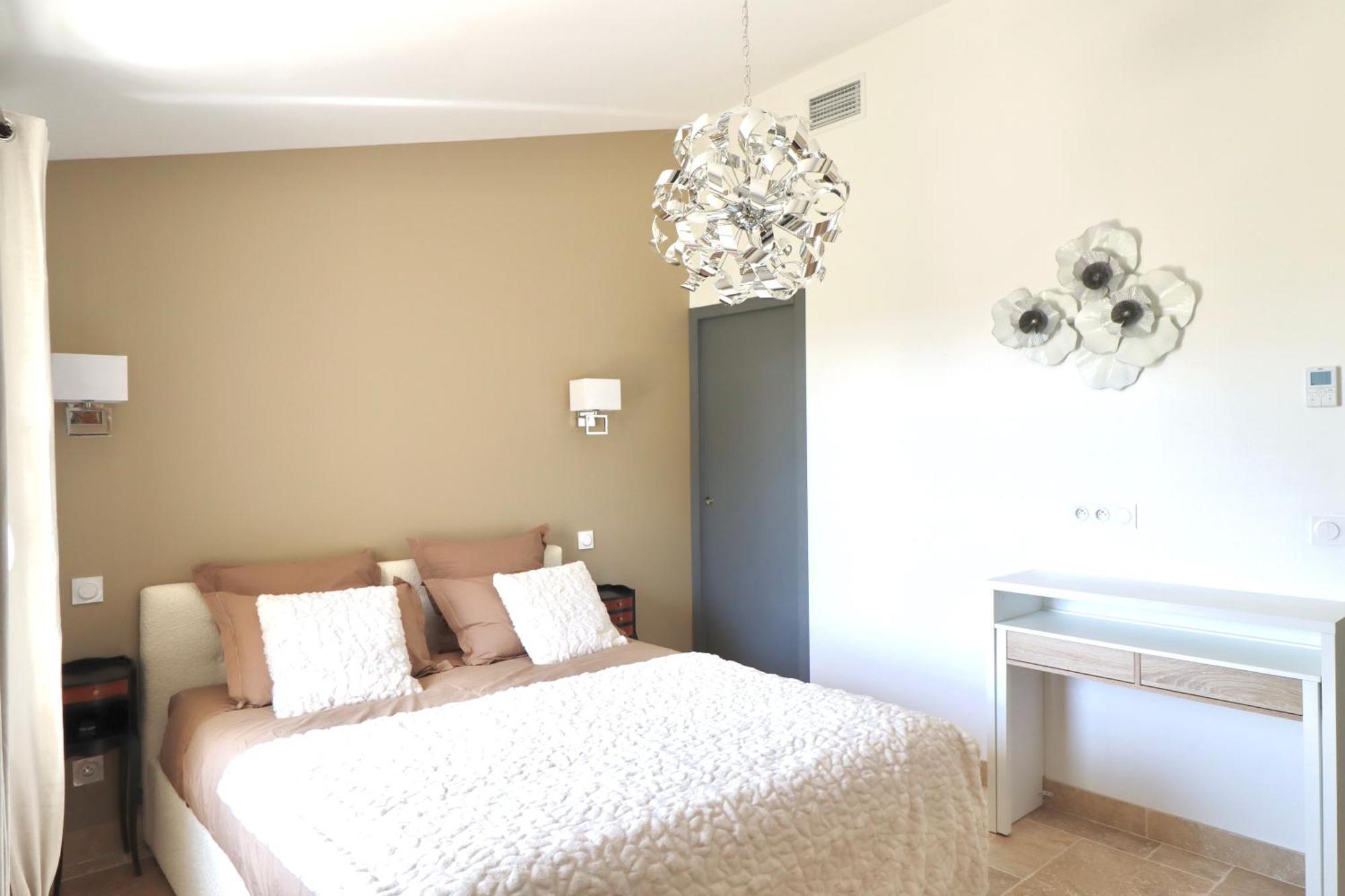 Chambres D'Hotes Avec Jacuzzi Et Piscine Au Mas De Cadoule Saint-Just  Room photo