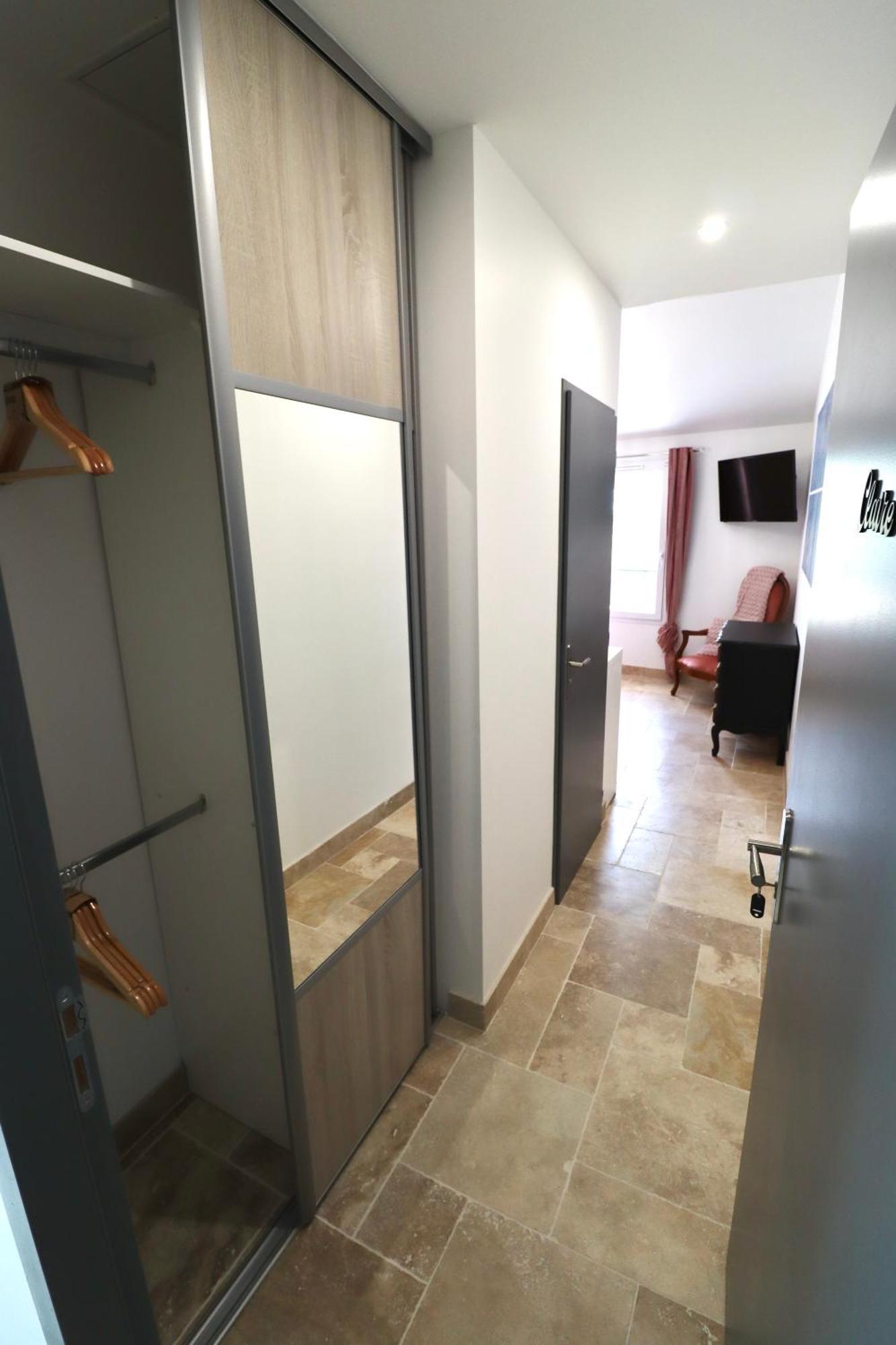 Chambres D'Hotes Avec Jacuzzi Et Piscine Au Mas De Cadoule Saint-Just  Room photo